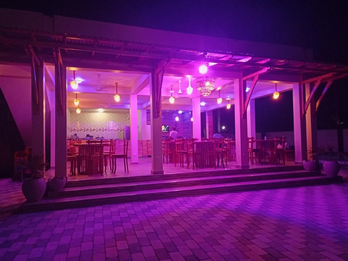 Chibuba Airport Accommodation Дар-эс-Саламе Экстерьер фото