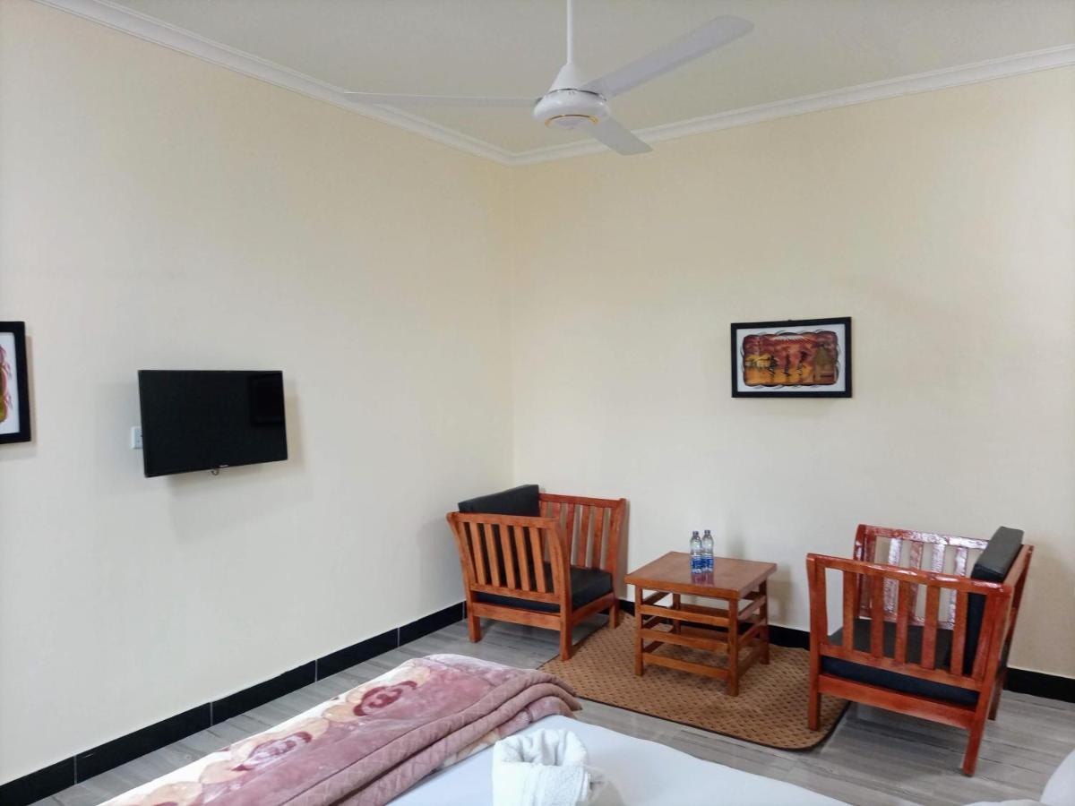 Chibuba Airport Accommodation Дар-эс-Саламе Экстерьер фото