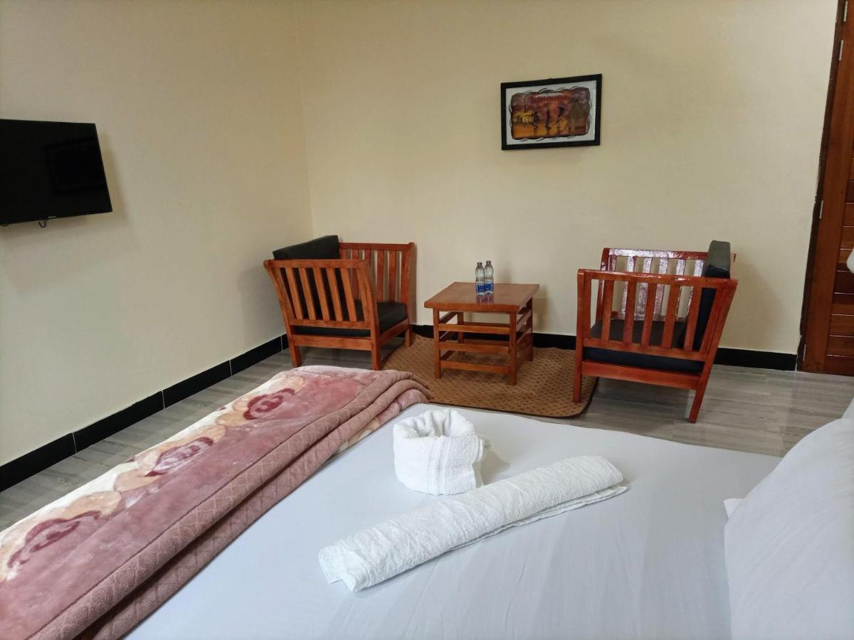Chibuba Airport Accommodation Дар-эс-Саламе Экстерьер фото